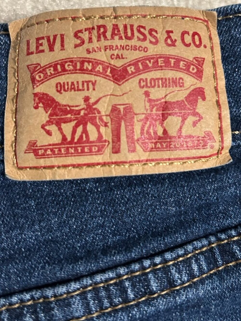 Levi's Mid Length Rolled Hem Denim Jean Shorts Women's Size 30 - Picture 6 of 9